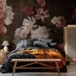 Papel de parede Padrão floral vintage com fundo escuro.