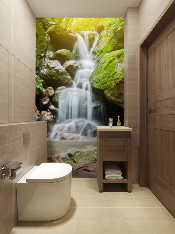 Cascata serena no meio de uma vegetação luxuriante Papel de parede Cascata serena no meio de uma vegetação luxuriante