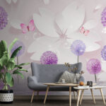 Papel de parede Flores roxas e borboletas em harmonia.
