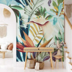 Papel de parede Folhas e flores tropicais vibrantes.