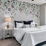 Papel de parede Rebordo floral com flores e folhas roxas